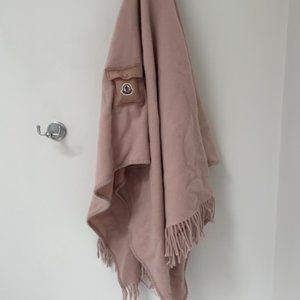 Montcler Shawl